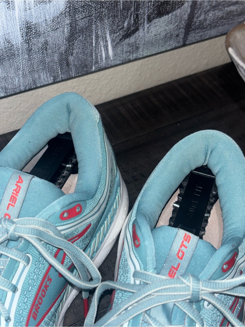 Brooks Women's Ariel GTS 23 running shoes SZ 10.5 - Picture 13 of 16